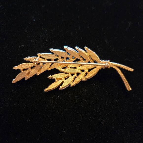 Crown Trifari Gold + White Spikelets Rare Brooch Pin - Picture 2 of 6